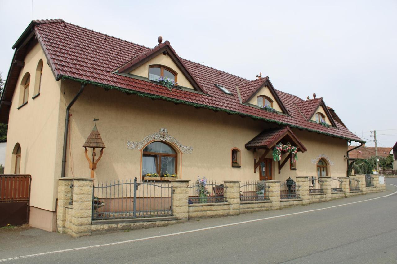 Penzion U Kaplicky Mala Hrastice Exterior foto