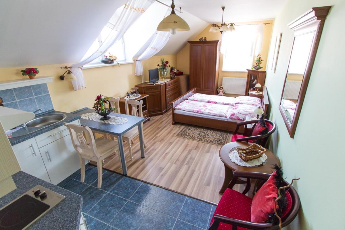Penzion U Kaplicky Mala Hrastice Exterior foto