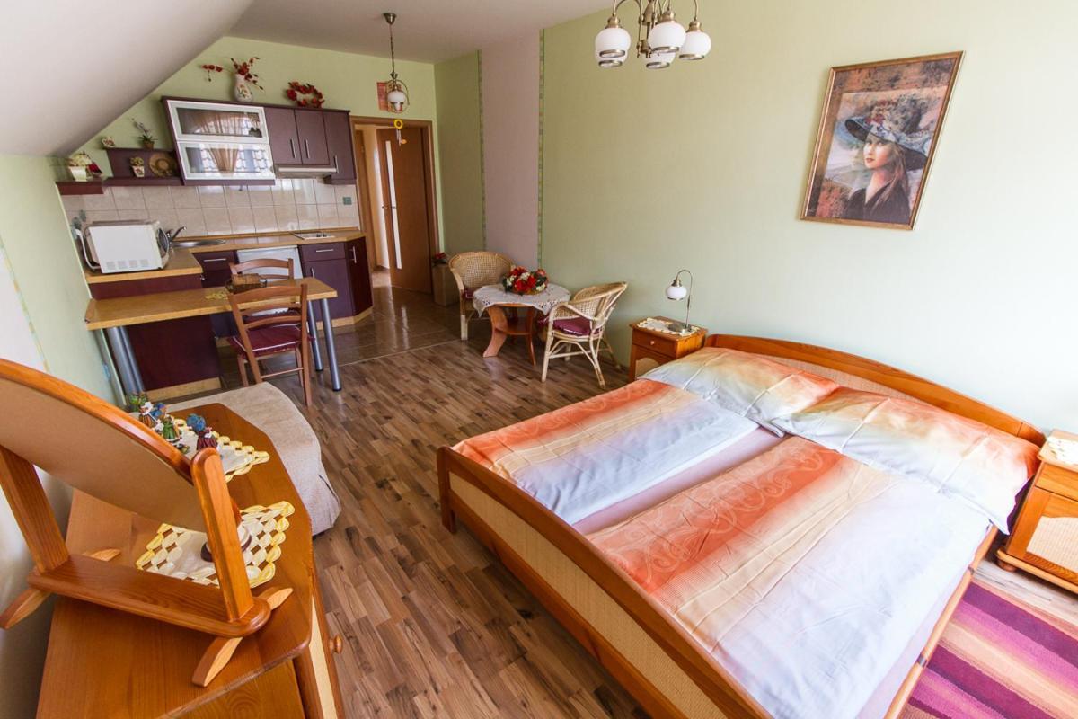 Penzion U Kaplicky Mala Hrastice Exterior foto